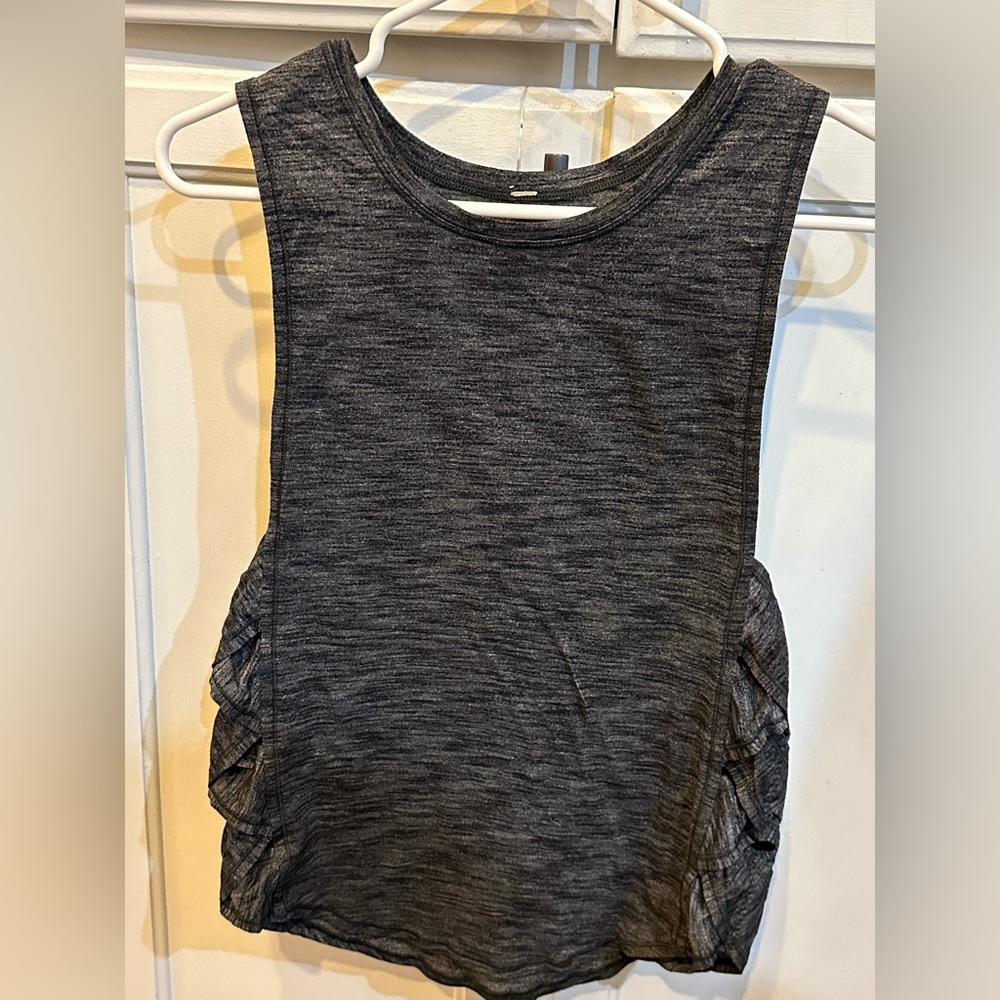Lululemon tank with twist sides